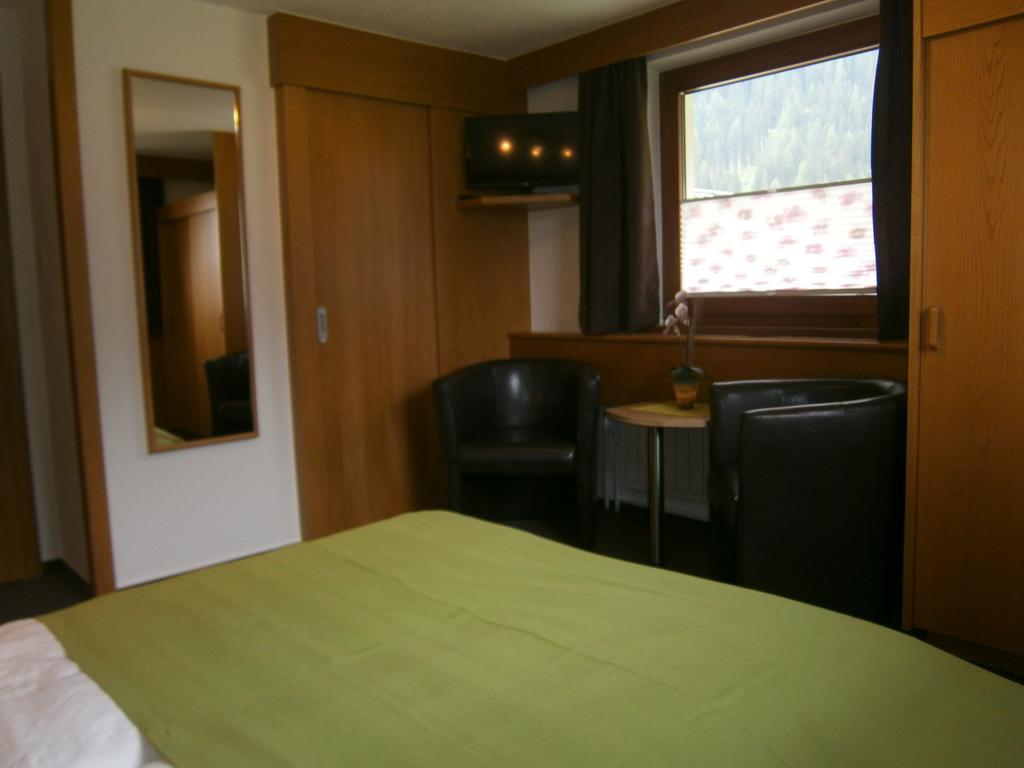 Haus Wiesenheim Fw Oetztal แลงเงนเฟลด์ ภายนอก รูปภาพ
